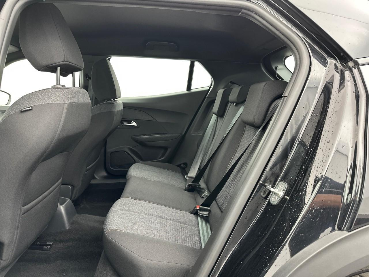 Peugeot 2008 hybrid 145 e-dcs6 style — photo 12
