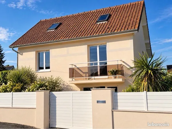 Maison / Villa 134 m² - Entièrement rénovée - Mini-piscine chauffée - Proche de la plage