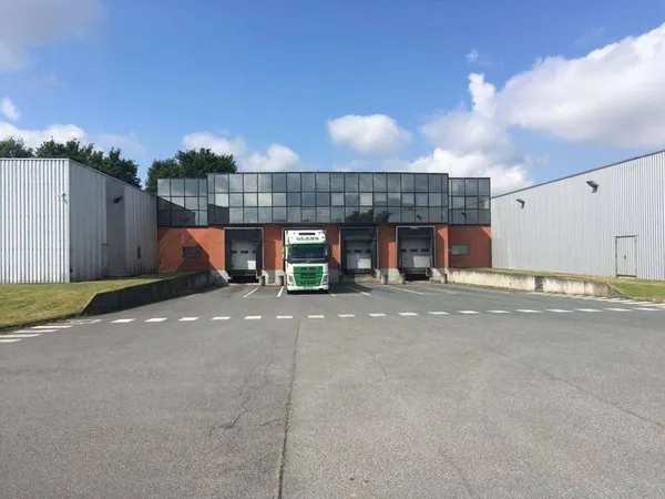 Local d'activité 5642 m²