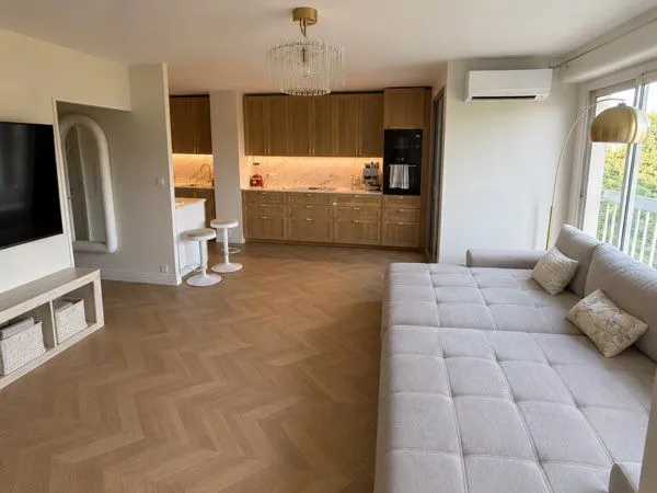 Appartement 104m2 meublé Clim,balcon,parking