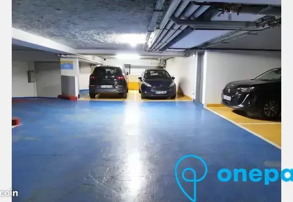 Parking/box 12 m² PARIS 20