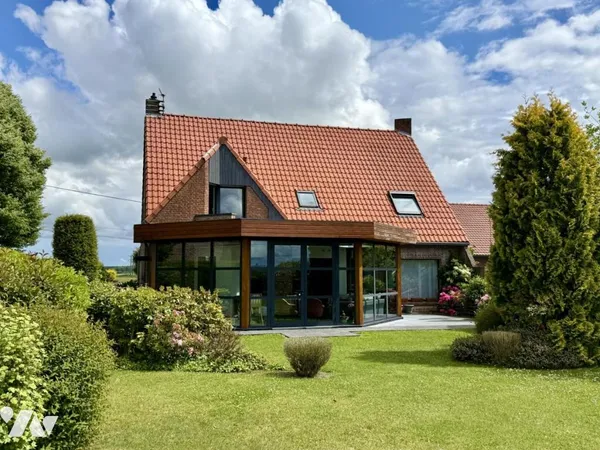Maison 7 pièces 208 m²