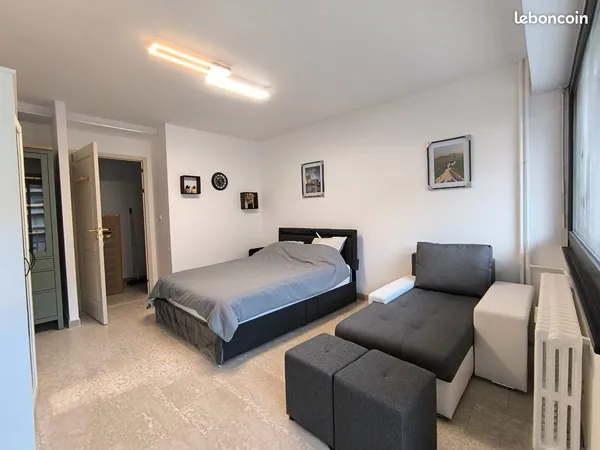 🌟 Grande chambre de 16 m² avec balcon privatif -76 m² rénové - Parking - Quartier calme - Colocation