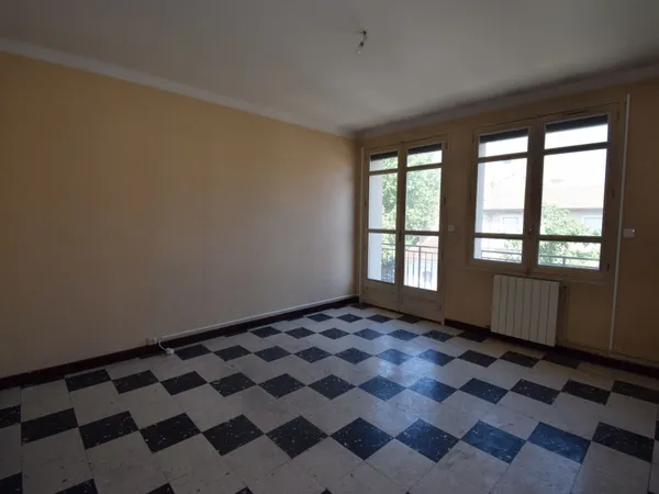 Appartement 3 chambres avec balcon à Carpentras