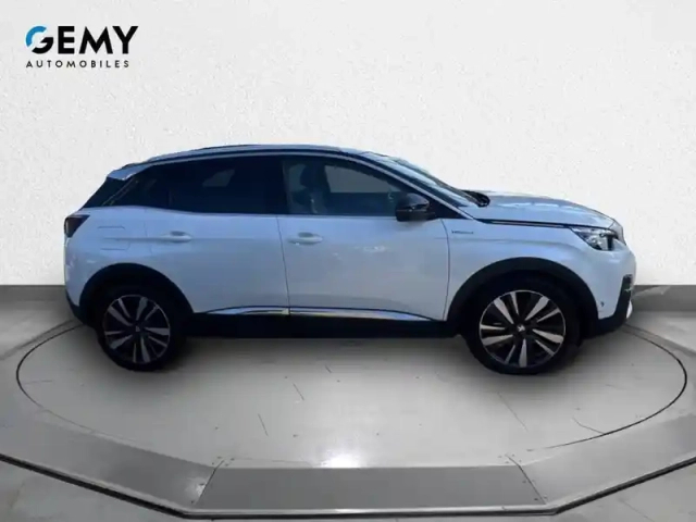 Peugeot 3008 hybrid4 300 e-eat8 — photo 1