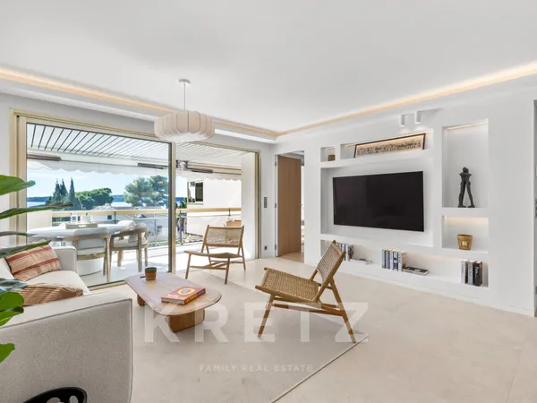 Appartement rénové de 3 chambres avec vue mer au Palm Beach