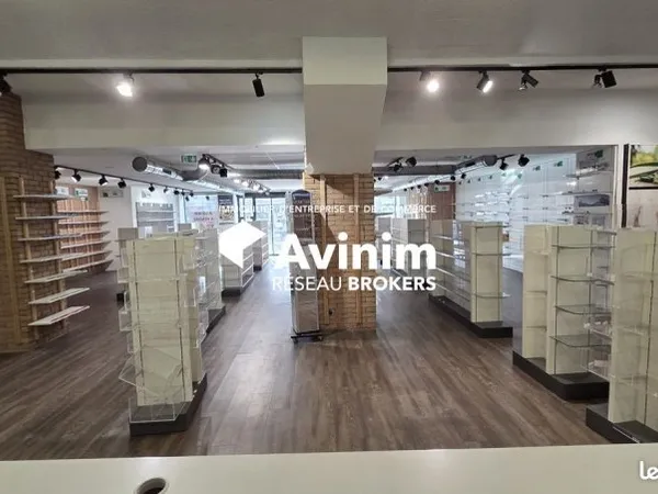 Local commercial 408 m² VOIRON