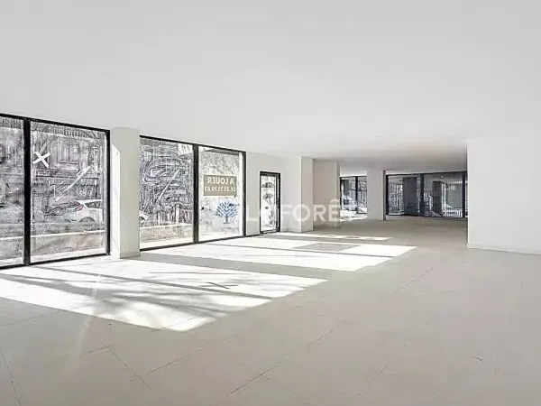 A louer : Local commercial centre Perpignan - 5 bd félix mercader - 240m² - 3000 euros/mois