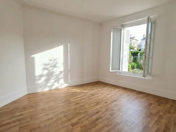 Studio 28 m² MONTMORENCY
