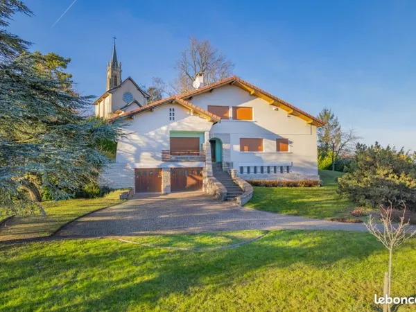 Maison 8 pièces 206 m²