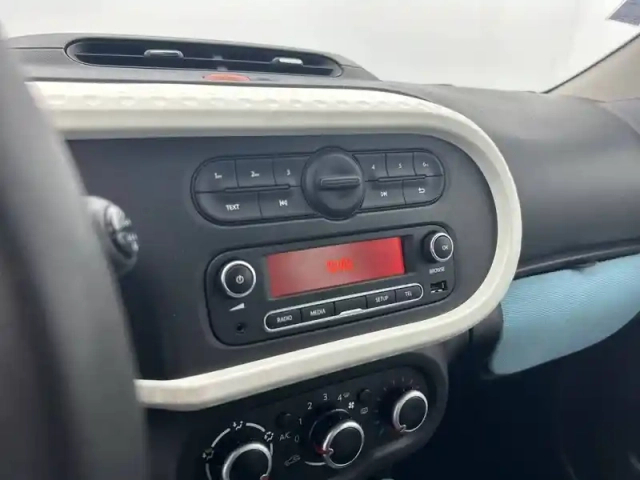Renault Twingo iii 1.0 sce 70 — photo 20