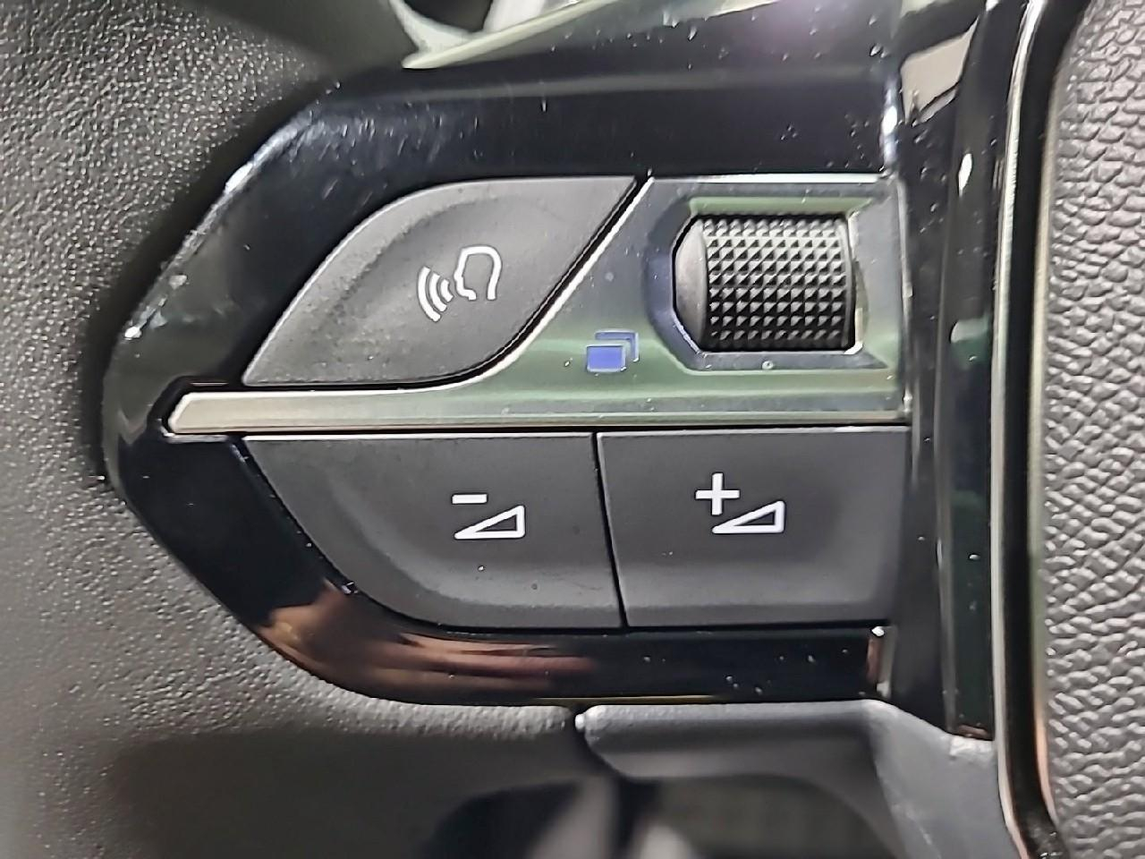 Peugeot 2008 hybrid 145 e-dcs6 allure — photo 22