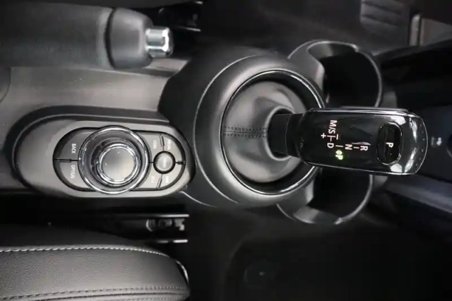 Mini Mini hatch 3 portes cooper 136 ch dkg7 — photo 20