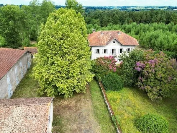 Maison 10 pièces 400 m²