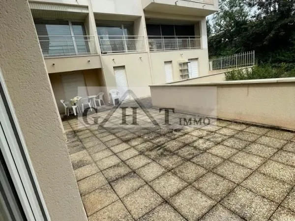 Bureau 151 m²