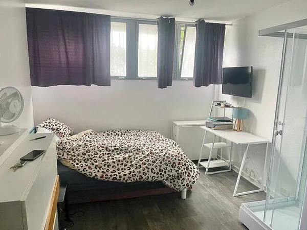 Studio 1 pièce 13 m²