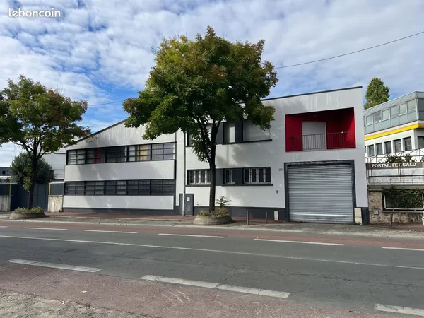 Entrepôt / activité 3 366 m² - La Courneuve - divisible