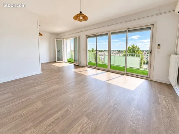 À LOUER — APPARTEMENT T3 DE 86 m² AVEC GRAND BALCON — CENTRE-VILLE DE MARMANDE (47200)