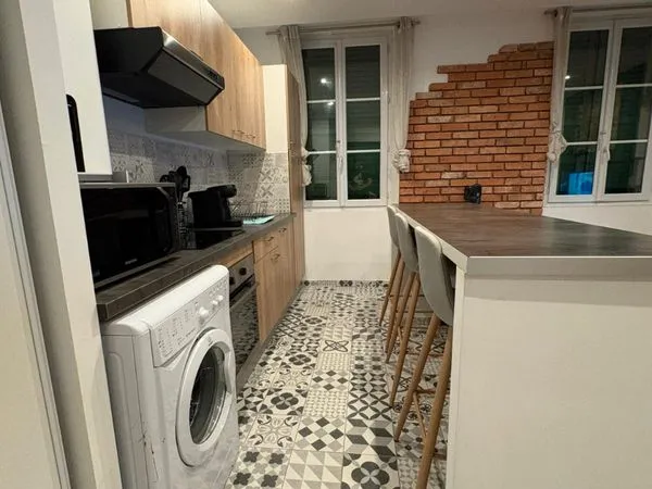 T2 meublé de 37 m² - Location à l'année - Fréjus centre historique T2 meublé de 37 m² - Location à l