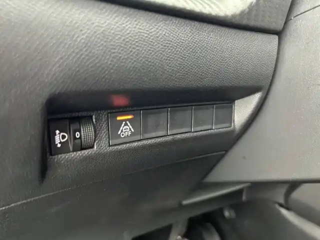 Peugeot 208 puretech 75 s&amp;s bvm5 — photo 76