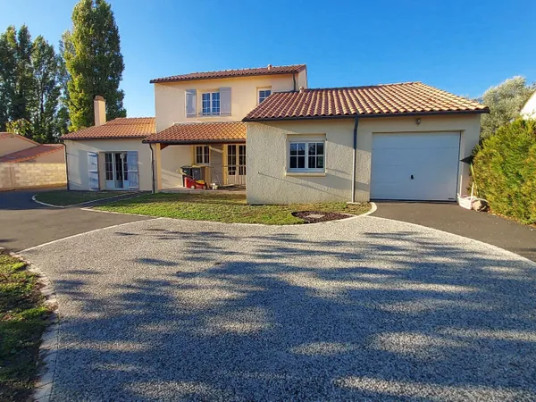 Maison 144 m² à Ste Neaomaye