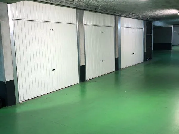 Location Aix centre garage fermé