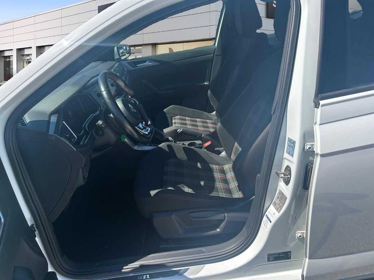Volkswagen Polo 2.0 tsi 200ch gti dsg6 euro6d-t — photo 9
