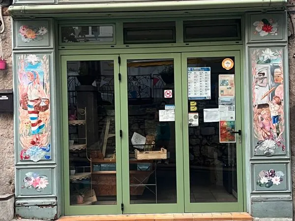 Boulangerie-Pâtisserie + Murs - Centre village (83)