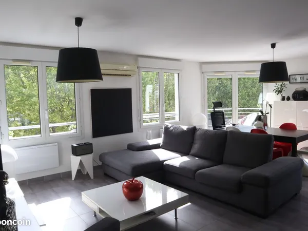 VENTE Appartement type Loft avec terrasse et vue Isère et Bastille