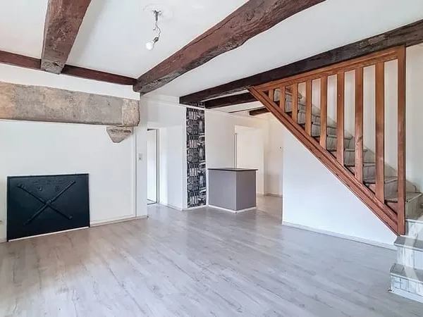 Maison 6 pièces 321 m²
