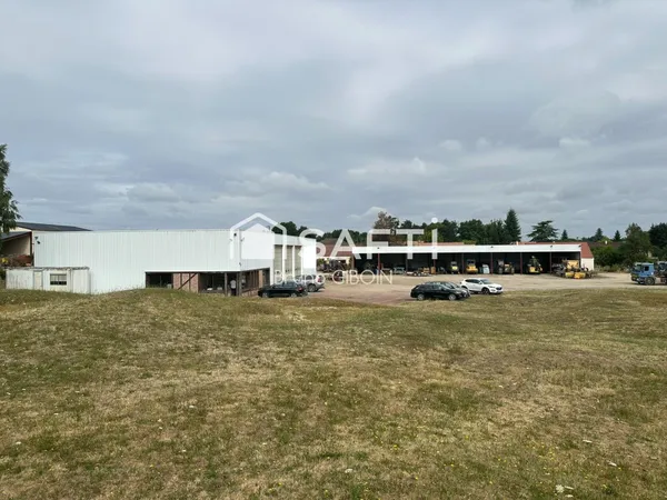 Locaux, 2 hangars 1120 m² dont un avec atelier et bureaux