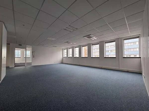 Bureaux 370 m²