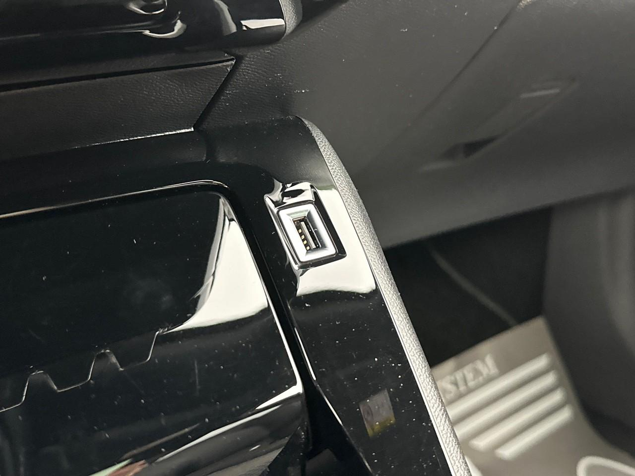 Peugeot 2008 puretech 130 s&s eat8 gt line — photo 29
