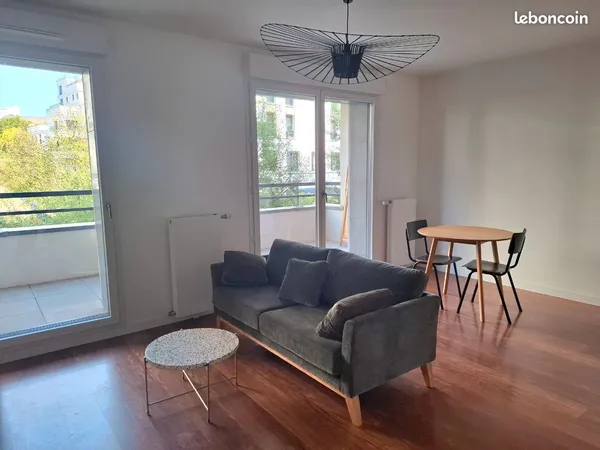 Grand T2 avec terrasse immeuble neuf