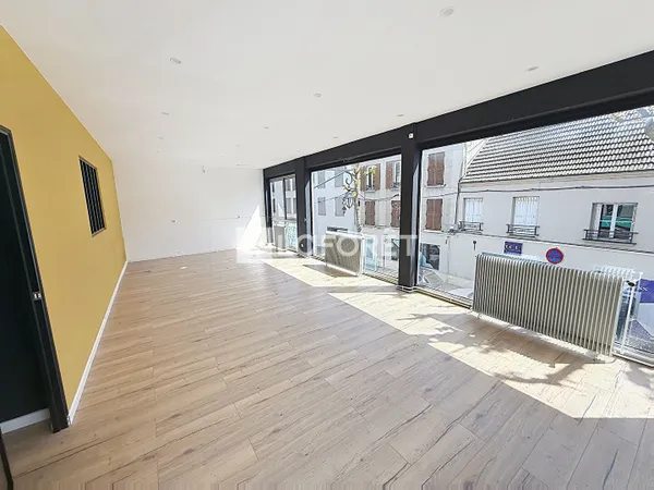 Local commercial 168 m²