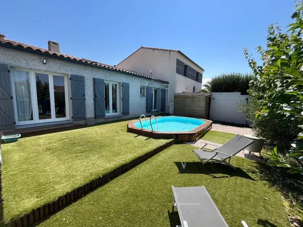 Maison 2 Faces Avec Piscine Et Jardins Au Somail