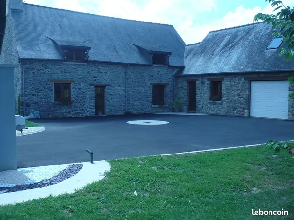 Grande maison pierre