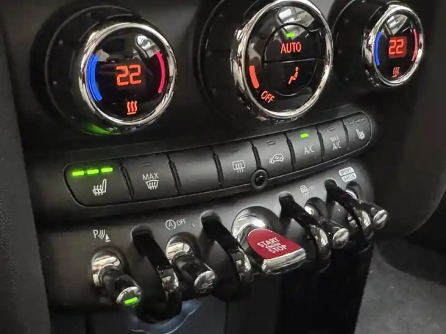 Mini Mini hatch 3 portes cooper 136 ch dkg7 — photo 35