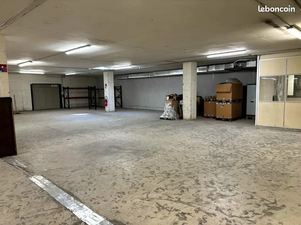 ENTREPOT - LOGISTIQUE 1647 m² SAINT LAURENT DU VAR