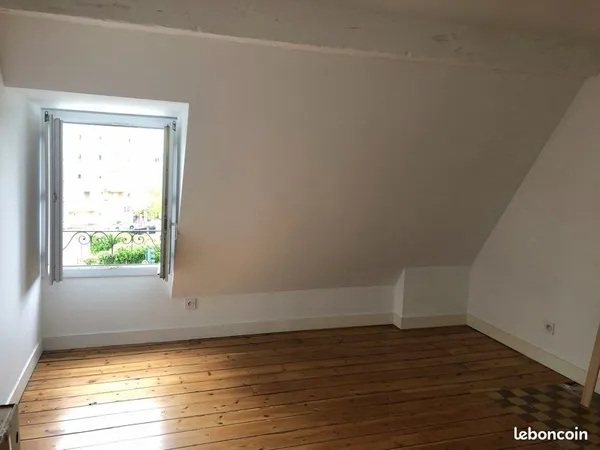 Chambre 15m2 près de la barrière de Toulouse / colocation 430 tout compris ( eau Edf internet ) tram
