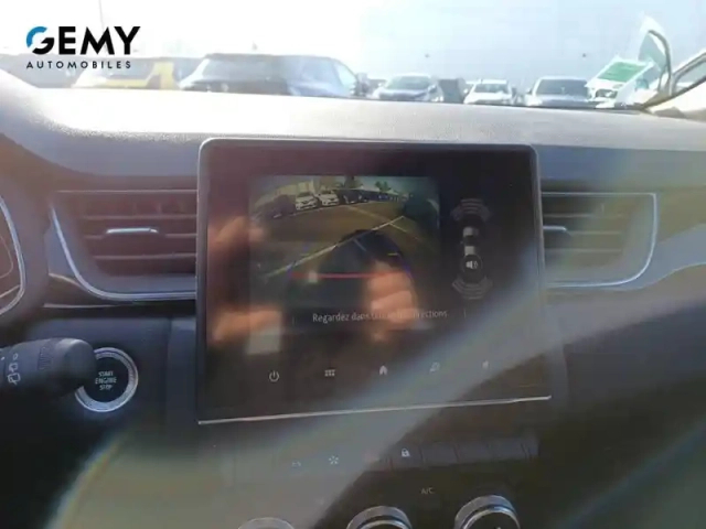 Renault Captur e-tech 145 — photo 15