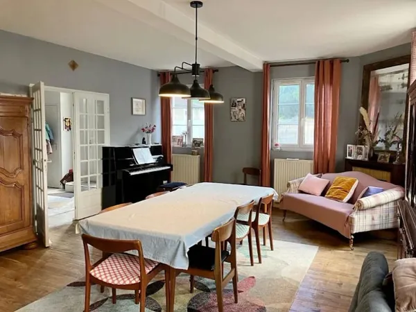 Maison 8 pièces 258 m²