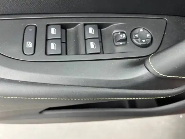Peugeot 2008 puretech 130 s&amp;s eat8 — photo 36