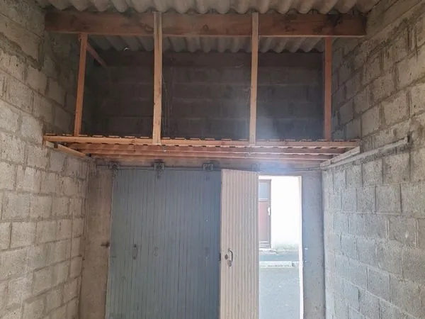 Garage 15m2 avec mézzanine proche centre ville