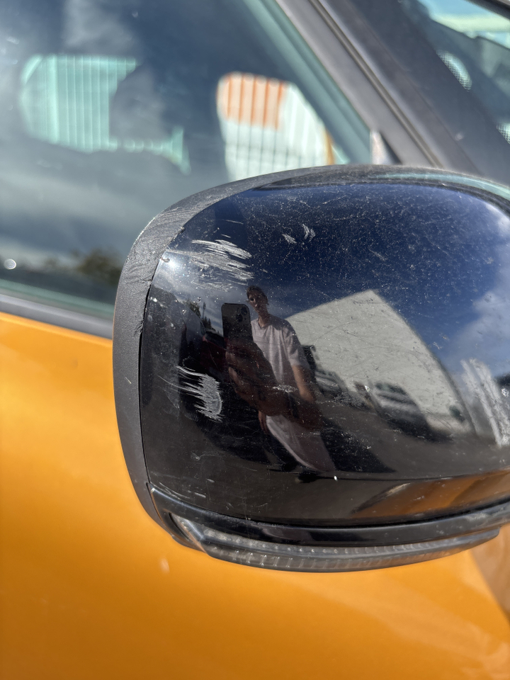 Renault Scenic TCe 140 FAP EDC — photo 32