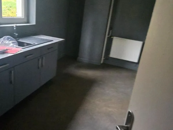 Vend maison anould avec terrain est hangar