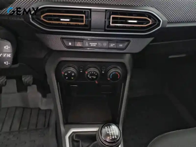 Dacia Sandero eco-g 100 — photo 29