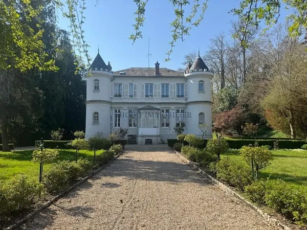 Maison 10 pièces 350 m²