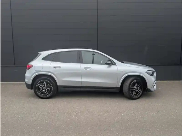 Mercedes Gla 250 e hybrid — photo 8