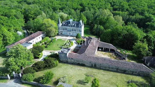 Château 750 m²
